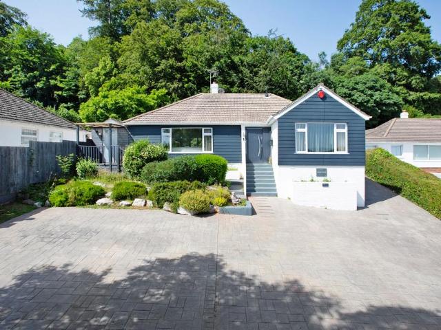 4 bedroom detached bungalow for sale