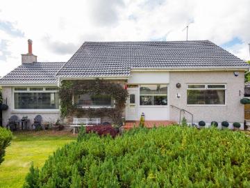 4 bedroom detached bungalow for sale