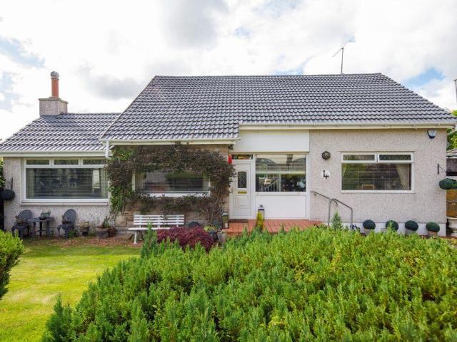 4 bedroom detached bungalow for sale