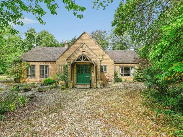 4 bedroom detached bungalow for sale