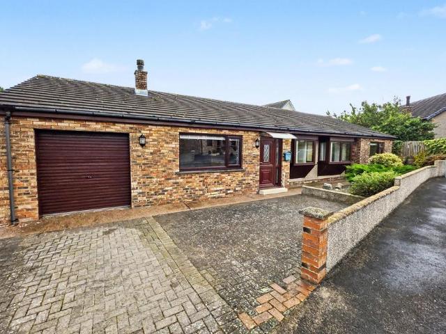 4 bedroom detached bungalow for sale
