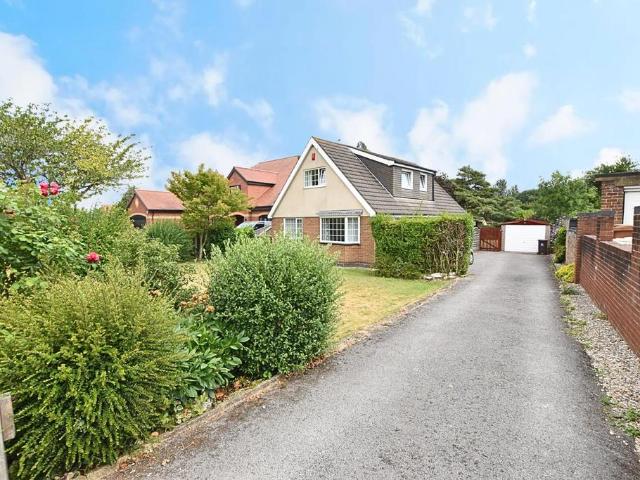 4 bedroom detached bungalow for sale