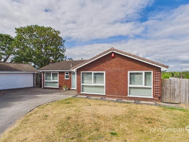 4 bedroom detached bungalow for sale