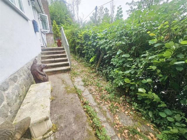 4 bedroom detached bungalow for sale
