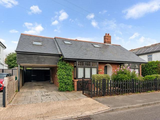 4 bedroom detached bungalow for sale
