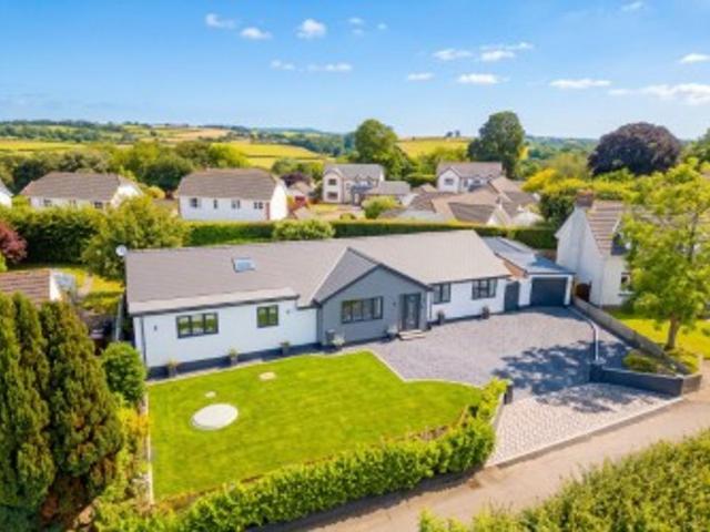4 bedroom detached bungalow for sale