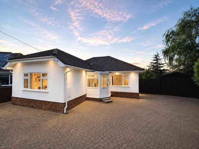 4 bedroom detached bungalow for sale