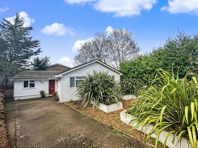 4 bedroom detached bungalow for sale