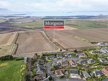 4 bedroom detached bungalow for sale