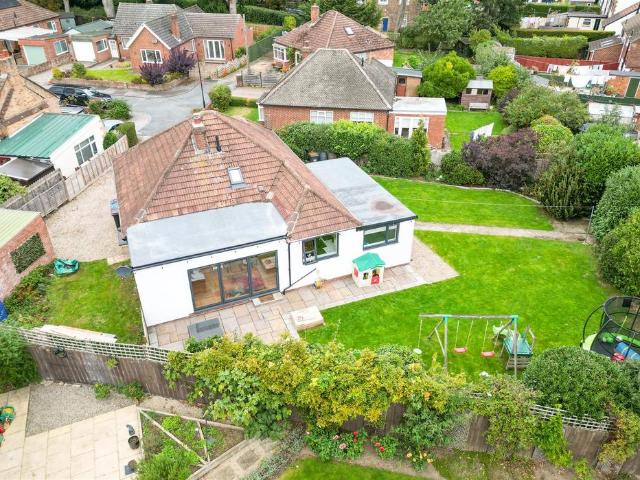 4 bedroom detached bungalow for sale