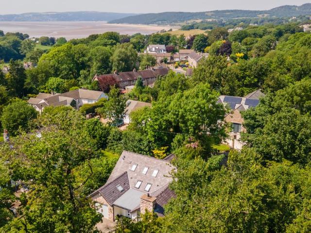 4 bedroom detached bungalow for sale