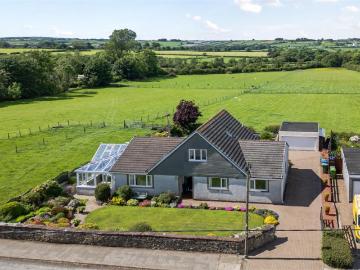 4 bedroom detached bungalow for sale