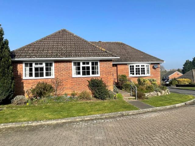 4 bedroom detached bungalow for sale