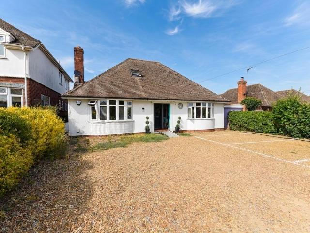 4 bedroom detached bungalow for sale