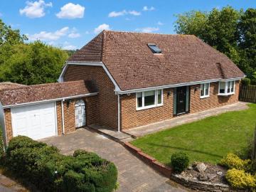 4 bedroom detached bungalow for sale