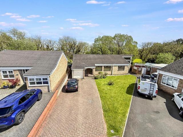 4 bedroom detached bungalow for sale