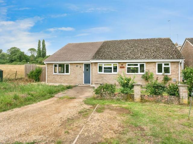 4 bedroom detached bungalow for sale