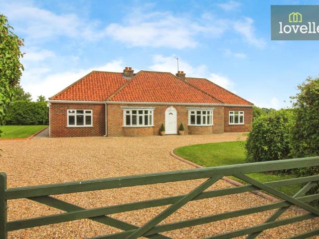 4 bedroom detached bungalow for sale