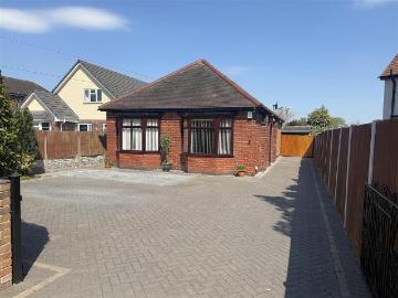 4 bedroom detached bungalow for sale