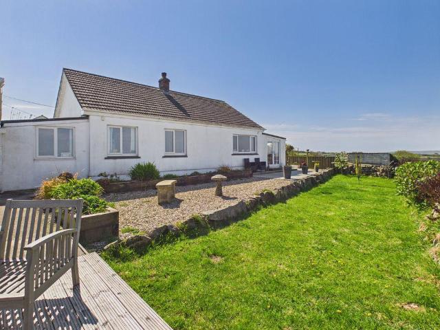 4 bedroom detached bungalow for sale