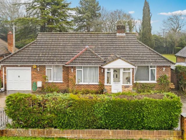 4 bedroom detached bungalow for sale