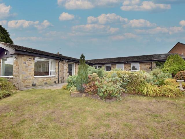 4 bedroom detached bungalow for sale