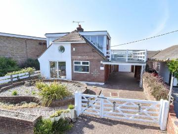 4 bedroom detached bungalow for sale