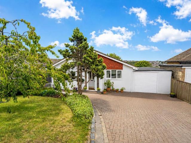 4 bedroom detached bungalow for sale
