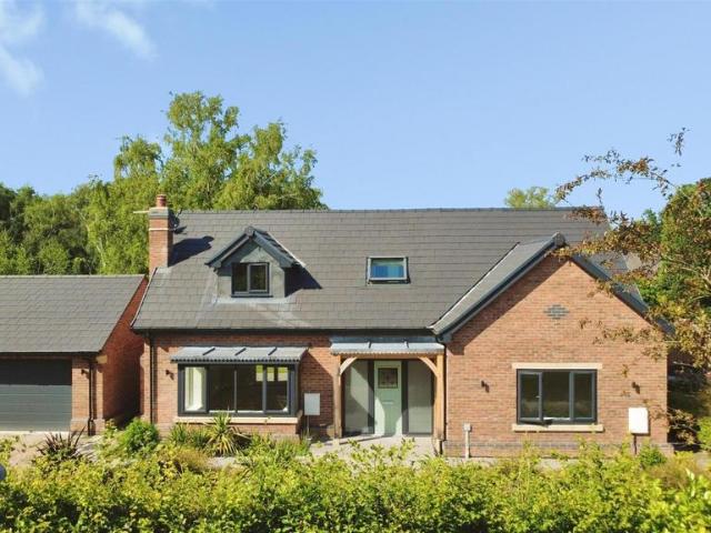 4 bedroom detached bungalow for sale
