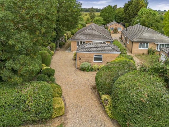 4 bedroom detached bungalow for sale
