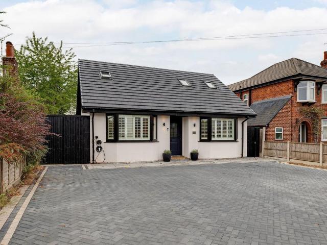 4 bedroom detached bungalow for sale