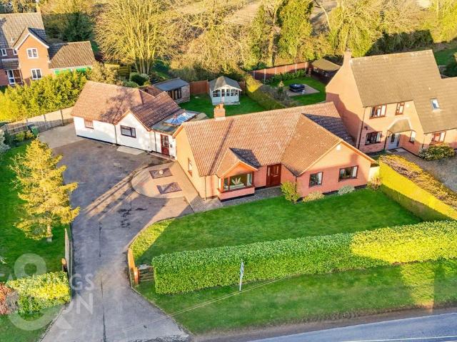 4 bedroom detached bungalow for sale