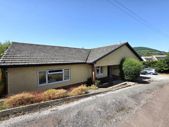4 bedroom detached bungalow for sale