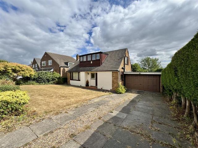 4 bedroom detached bungalow for sale