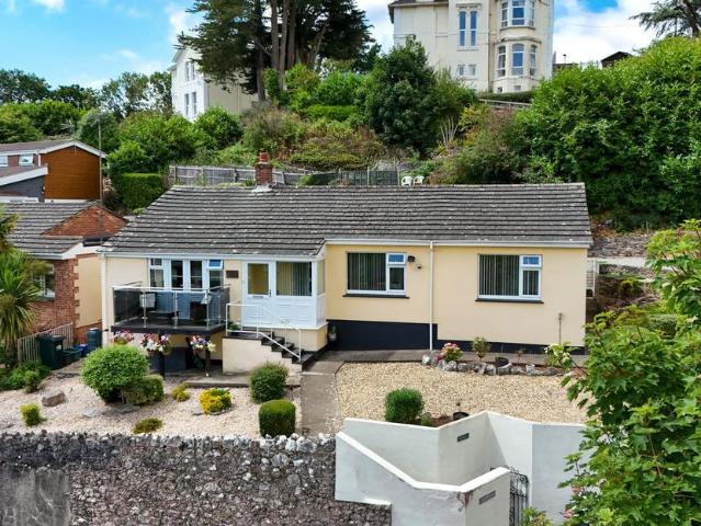 4 bedroom detached bungalow for sale