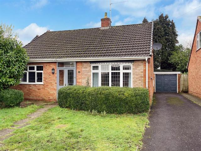 4 bedroom detached bungalow for sale