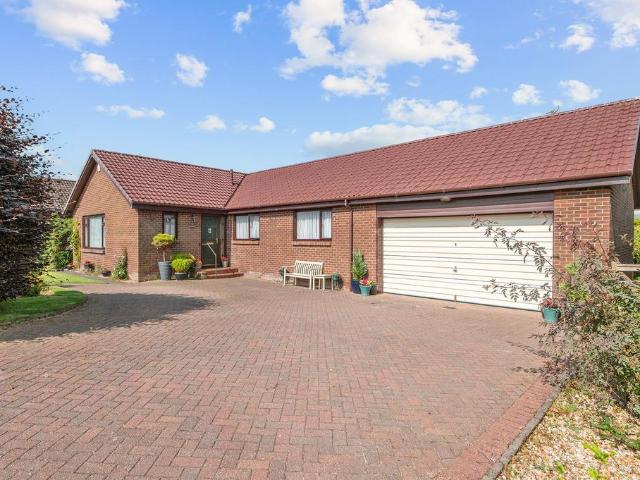 4 bedroom detached bungalow for sale