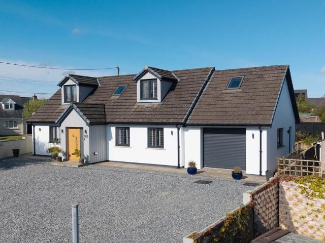 4 bedroom detached bungalow for sale
