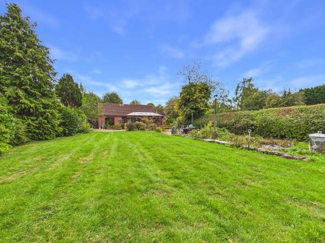 4 bedroom detached bungalow for sale