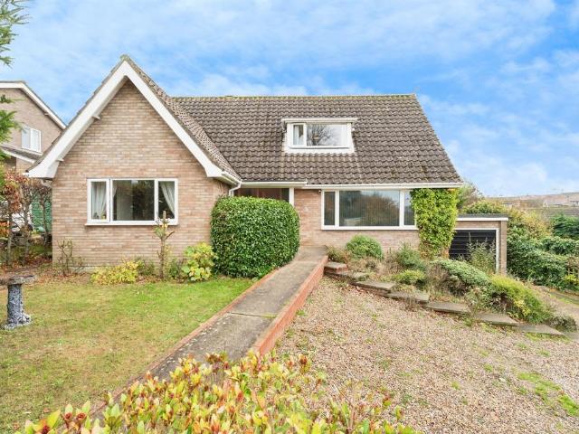 4 bedroom detached bungalow for sale