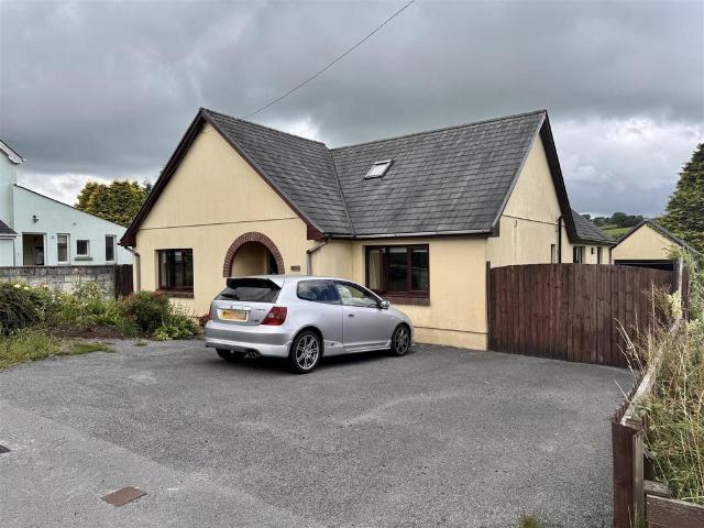 4 bedroom detached bungalow for sale