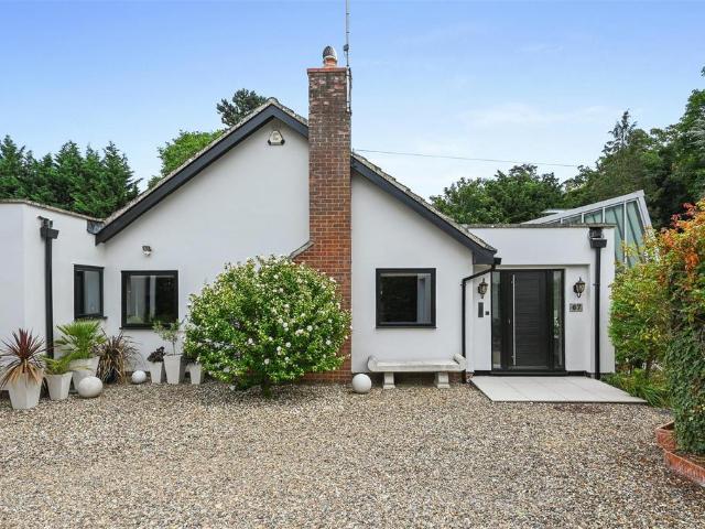 4 bedroom detached bungalow for sale