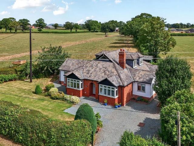 4 bedroom detached bungalow for sale