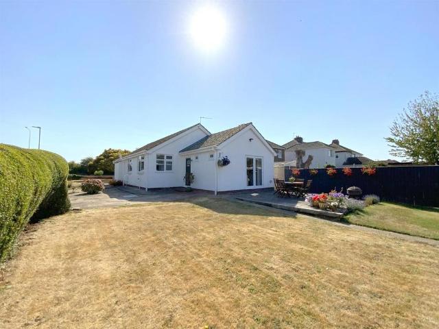 4 bedroom detached bungalow for sale