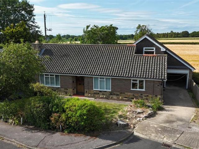 4 bedroom detached bungalow for sale