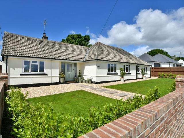 4 bedroom detached bungalow for sale