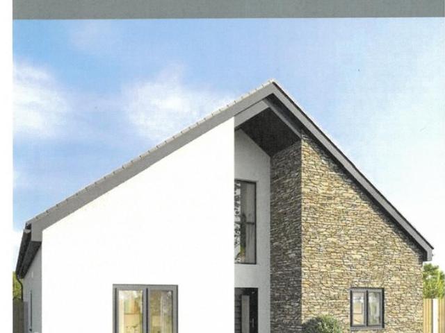 4 bedroom detached bungalow for sale