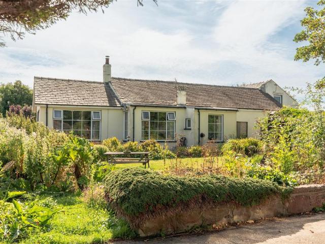 4 bedroom detached bungalow for sale