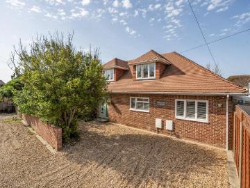 4 bedroom detached bungalow for sale