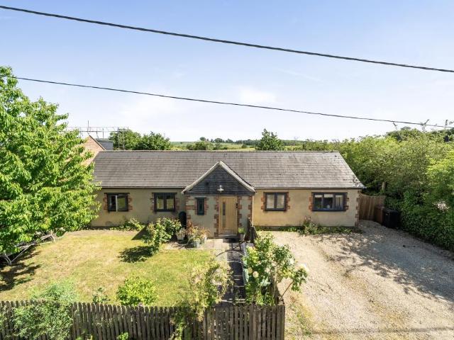 4 bedroom bungalow for sale